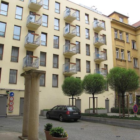 Aparthotel Austria Suites Прага Екстериор снимка